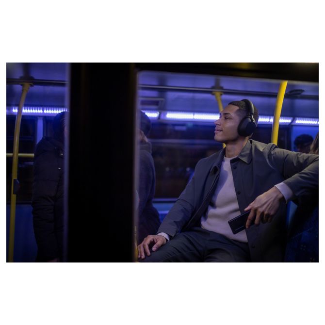 Slušalke  Sony WH-1000XM5B Bluetooth z odpravljanjem šumov in mikrofonom, črne barve 4