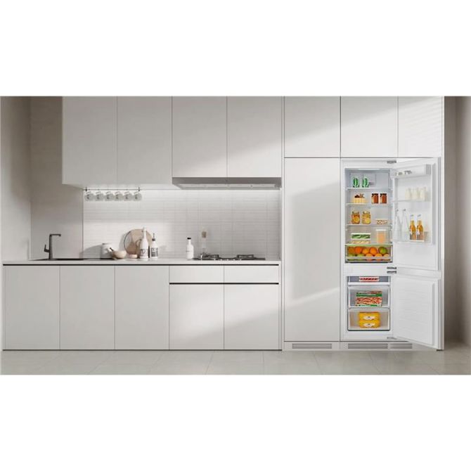 Vgradni kombinirani hladilnik Vivax CFRB-248ENF, 248 l, No Frost, LED osvetlitev, energijski razred A+ 3