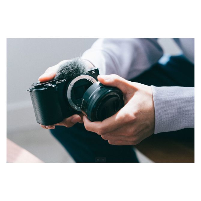 Brezzrcalni fotoaparat Sony ZV-E10 24,2 MP, APS-C CMOS senzor, objektiv 16-50 mm, 4K video, Wi-Fi/Bluetooth 5