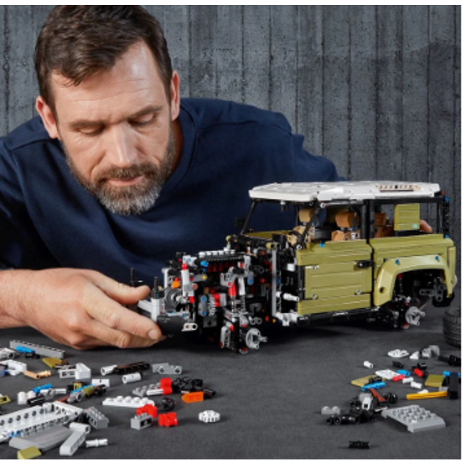 Kocke Lego® Technic™ Land Rover Defender (42110) 6