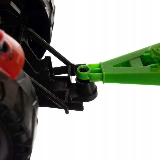 Velik traktor s prikolico 6