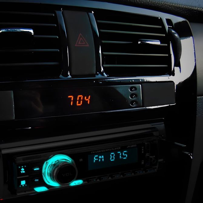 1DIN 12V LCD FM avtoradio 4x55W 2x USB Bluetooth SD + daljinec RENEW FORCE 4