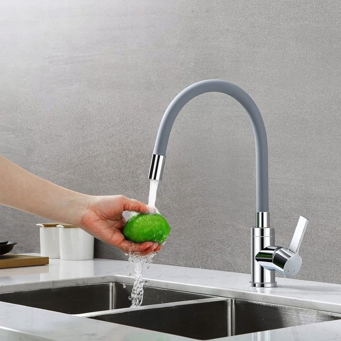 Enoročna kuhinjska kromirana armatura z gibljivo cevjo siva 3