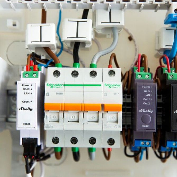 Števec električne energije Home Shelly rele Pro 3EM; WLAN  3x 120A vklj. 3 terminali merilna funkcija 3
