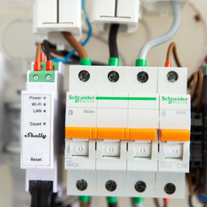 Števec električne energije Home Shelly rele Pro 3EM; WLAN  3x 120A vklj. 3 terminali merilna funkcija 4