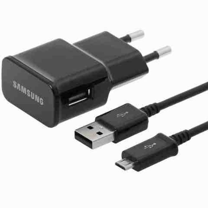 SAMSUNG Potovalni polnilnik 220V z micro USB kablom (ETA-U90EBEGSTD)