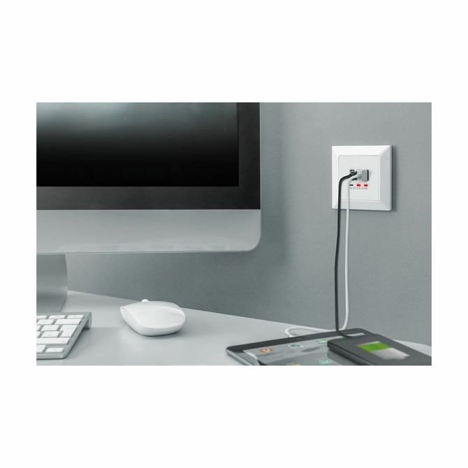 Digitus podometna vtičnica 2xUSB A+1xUSB TipC+3100 mA DA-70618 5