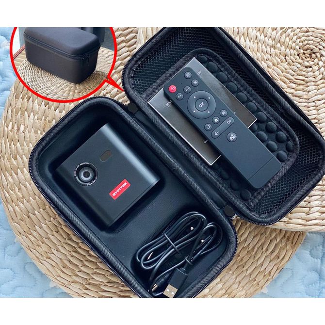 Projektor BYINTEK UFO P19 prenosni 3D LED DLP projektor, Android, Dual WiFi, Bluetooth, 2GB+32GB, baterija, 300 ANSI lumnov, STEREO zvočniki, max 4K UHD, HDMI / USB-A / USB-C, +daljinec, +torbica 4