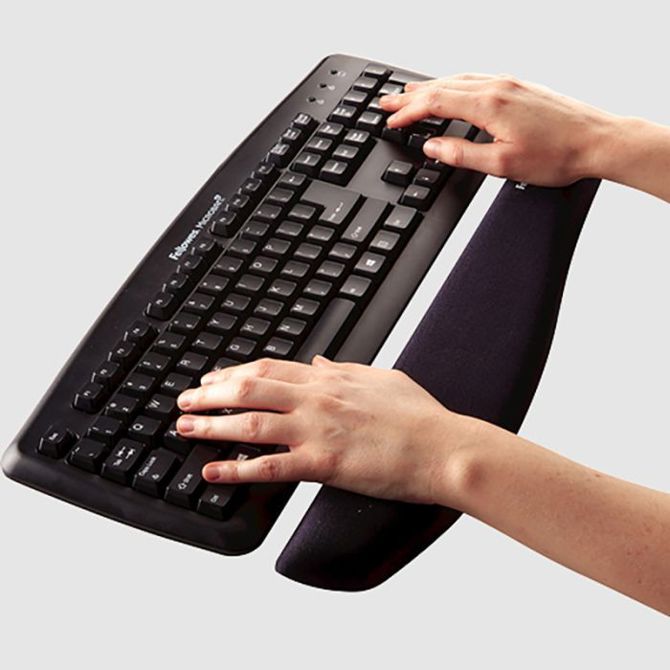 Fellowes počivalo za zapestje PlushTouch za tipkovnico, črna 2