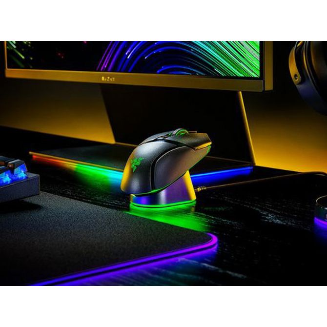 Polnilna postaja Razer Mouse Dock Pro s polnilnim ploščkom 6