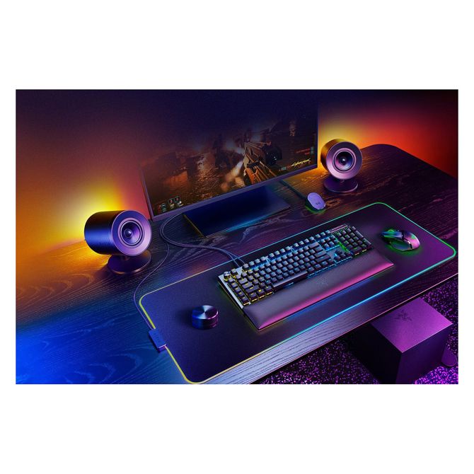 Računalniški zvočnik Razer Nommo V2 Pro 2.1, polnofrekvenčni, Bluetooth 5.3, osvetlitev ozadja, USB-C 2