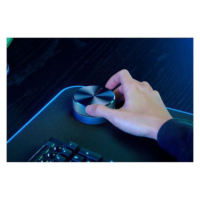 Računalniški zvočnik Razer Nommo V2 Pro 2.1, polnofrekvenčni, Bluetooth 5.3, osvetlitev ozadja, USB-C 6