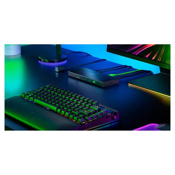 Docking postaja za prenosnike Razer USB4 črna, 2x HDMI/DP, 40 Gbit/s, napajanje 100 W, 4K 120 Hz 4