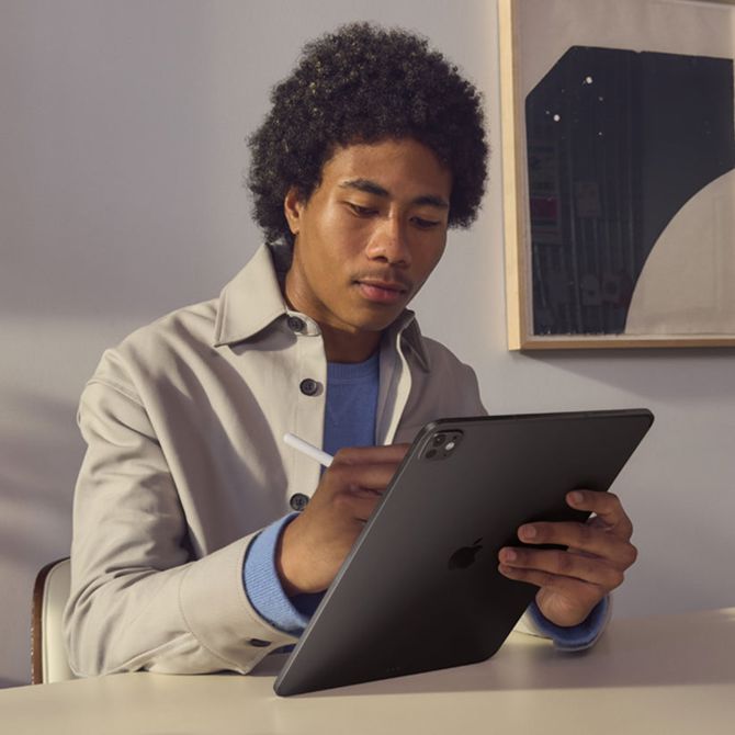 Tablični računalnik Apple iPad Pro 13 (M5) WiFi 2TB, Standard Glass, srebrna 4