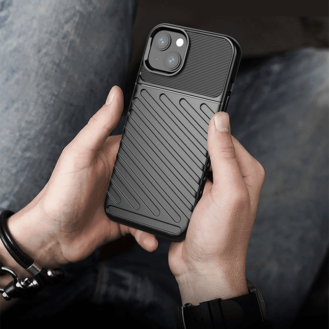 Silikonski ovitek Thunder Armor za iPhone 14 6.1 - črn 6