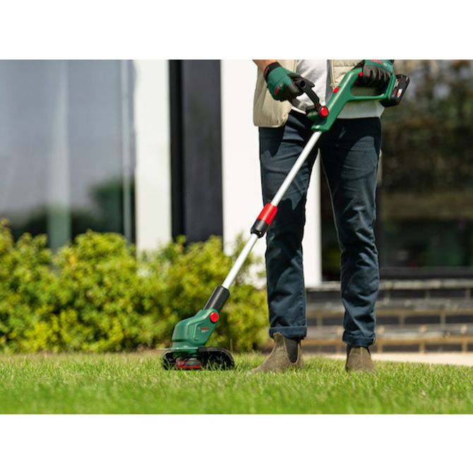 Akumulatorska kosilnica z nitjo Bosch UniversalGrassCut 18V-26-500, 18 V, Li-Ion baterija 2.0 Ah, širina reza 26 cm, zeleno-črna 2