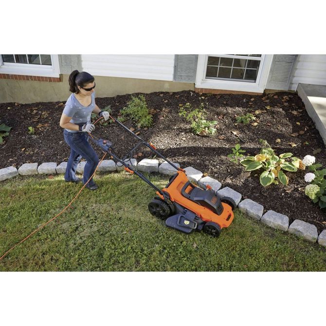 Vrtne kosilnice Black & Decker  z nastavitvijo višine reza, mulčenje 2000 W  Širina reza (maks.) 48 cm 3