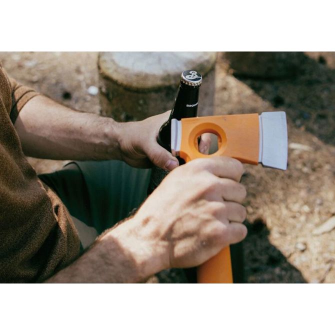 Sekira Fiskars X13 Ultra Light 33 cm, 0,48 kg, FiberComp™ ročaj, jeklena glava z nizkim trenjem, zaščitni pokrov 6