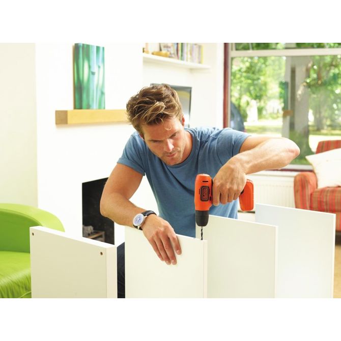 Akumulatorski vrtalnik vijačnik Black&Decker BDCD8 4