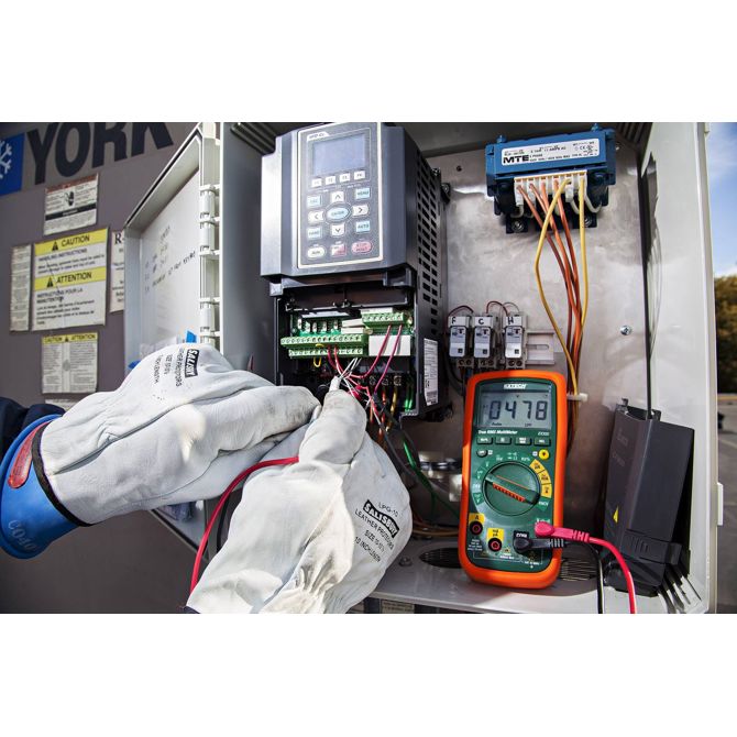 Ročni digitalni multimeter Extech EX350, kalibracija narejena po: delovnih standardih, CAT III 600 V  4