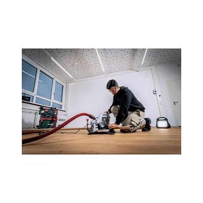 Žaga Metabo KS 216 M komplet z nastavkom, lasersko vodenje, odsesavanje prahu, moč 1100 W, globina reza 6 cm, premer rezila 21,6 cm 3