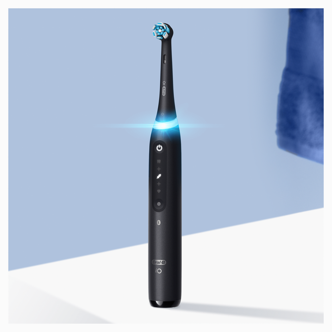 Električna zobna ščetka Oral-B iO5, črna 6