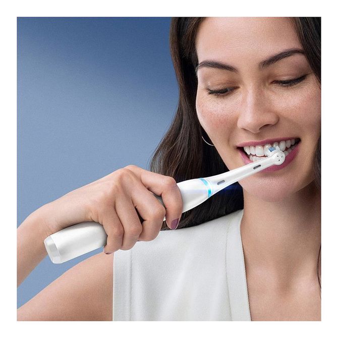 Električna zobna ščetka Oral-B iO Series 8 *bela* 2